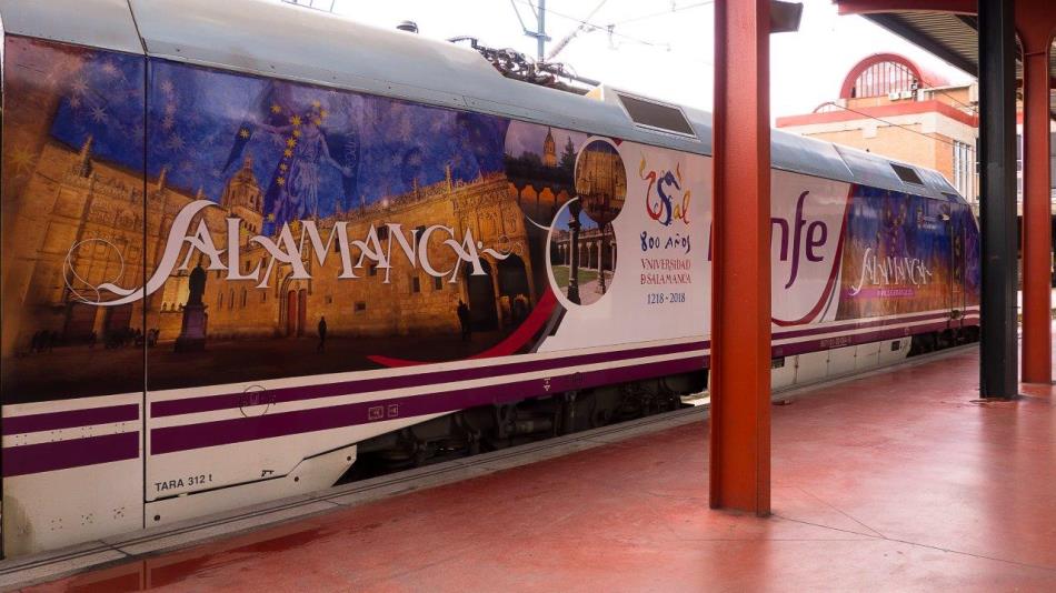Foto 2 - Los trenes Alvia promocionan por el país a Salamanca y el VIII Centenario de la Universidad