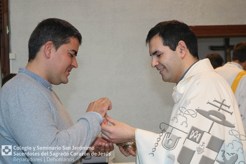 Foto 2 - La familia dehoniana arropa la ordenación sacerdotal de Antonio García Rogado