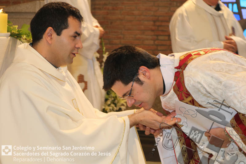 Foto 4 - La familia dehoniana arropa la ordenación sacerdotal de Antonio García Rogado
