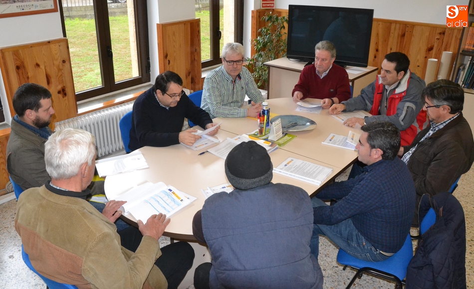 Foto 1 - Firmados los contratos de ayuda para 10 nuevos proyectos empresariales en la comarca  