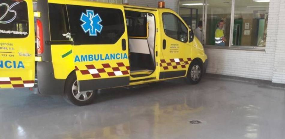 La persona herida fue trasladada en ambulancia a un hospital de la capital salmantina