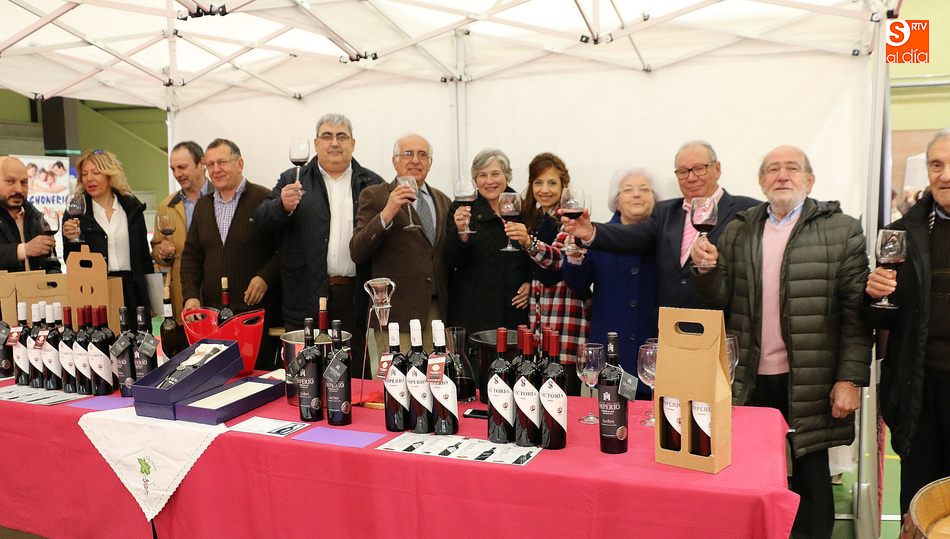 Las autoridades brindaron con los vinos de Viña Romana , de la DO Arribes / CORRAL