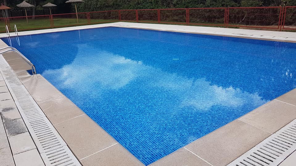 Foto 2 - Apertura de renovadas piscinas en Babilafuente  