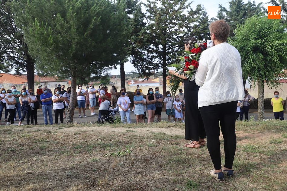 Foto 3 - Vecinos recuerda a Mario Casal tras un año sin esclarecerse su muerte