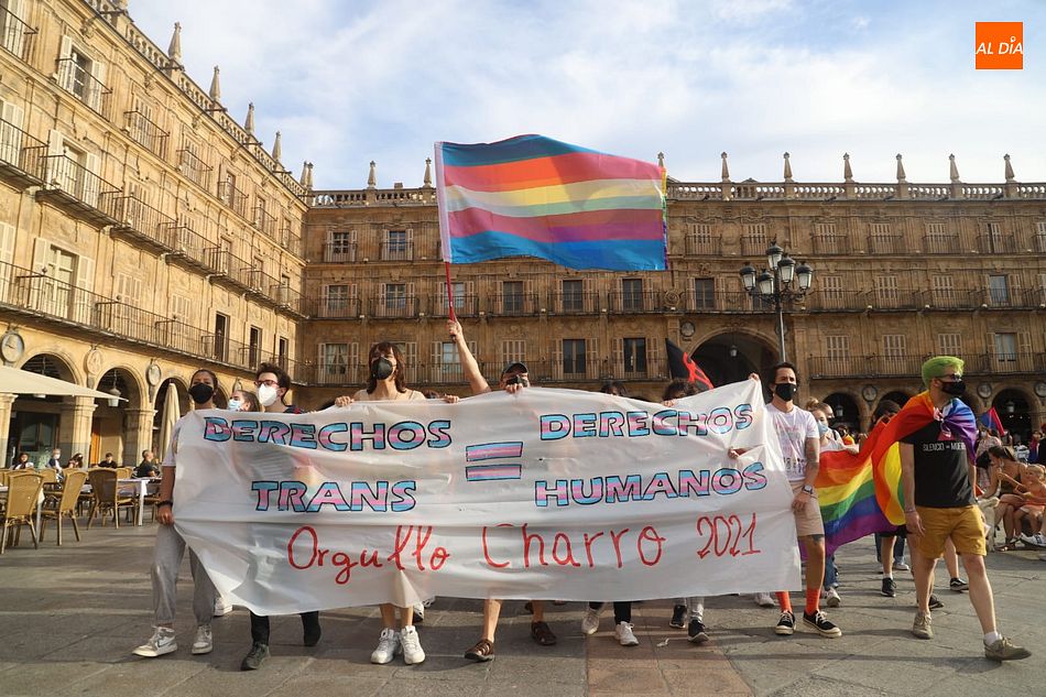 Foto 3 - El colectivo LGTB reivindica sus derechos en Salamanca: “Soy maricón de Castilla y León”