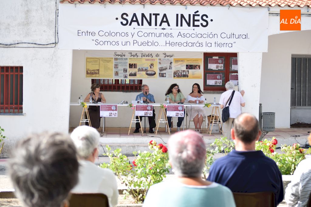 Acto de presentación de las publicaciones en Santa Inés / Pedro Zaballos