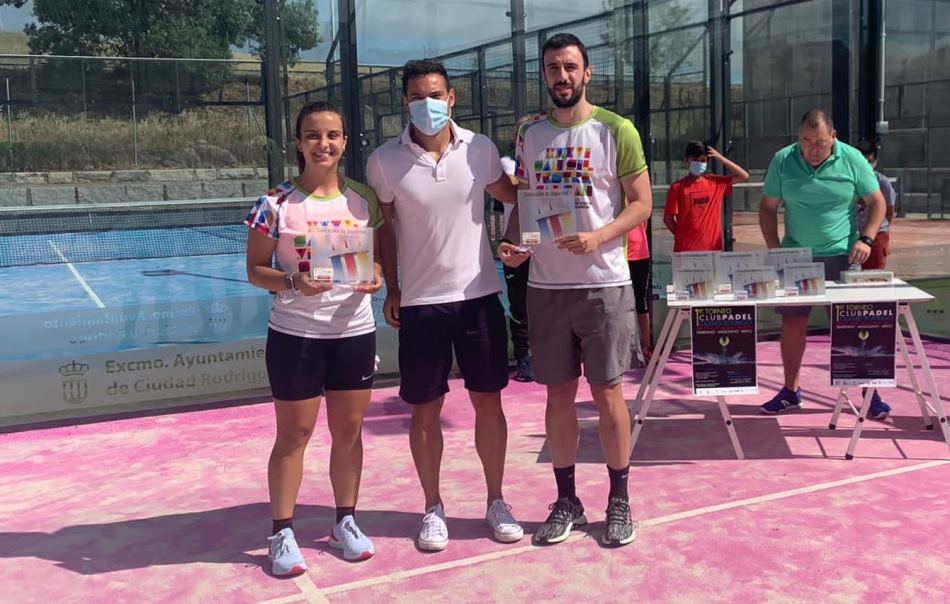 Foto 4 - Luismi y Goyo, Ángela y Silvia, y Sergio y Lupe triunfan en el 1º Torneo del Club de Pádel  