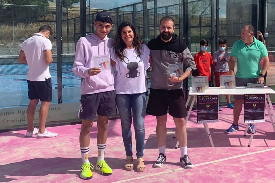 Foto 2 - Luismi y Goyo, Ángela y Silvia, y Sergio y Lupe triunfan en el 1º Torneo del Club de Pádel  