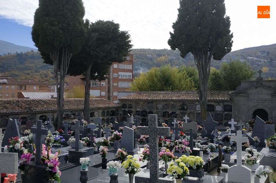 Foto 5 - Extraña soledad en el cementerio de Béjar en el Día de Todos los Santos
