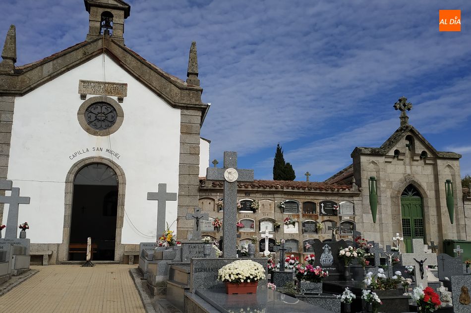 Foto 4 - Extraña soledad en el cementerio de Béjar en el Día de Todos los Santos