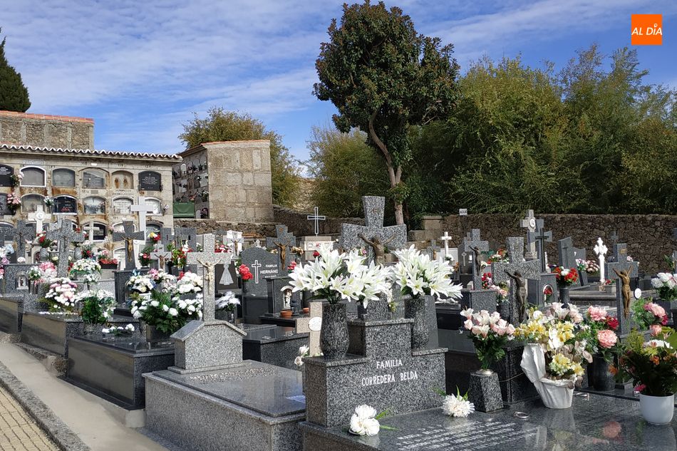 Foto 6 - Extraña soledad en el cementerio de Béjar en el Día de Todos los Santos