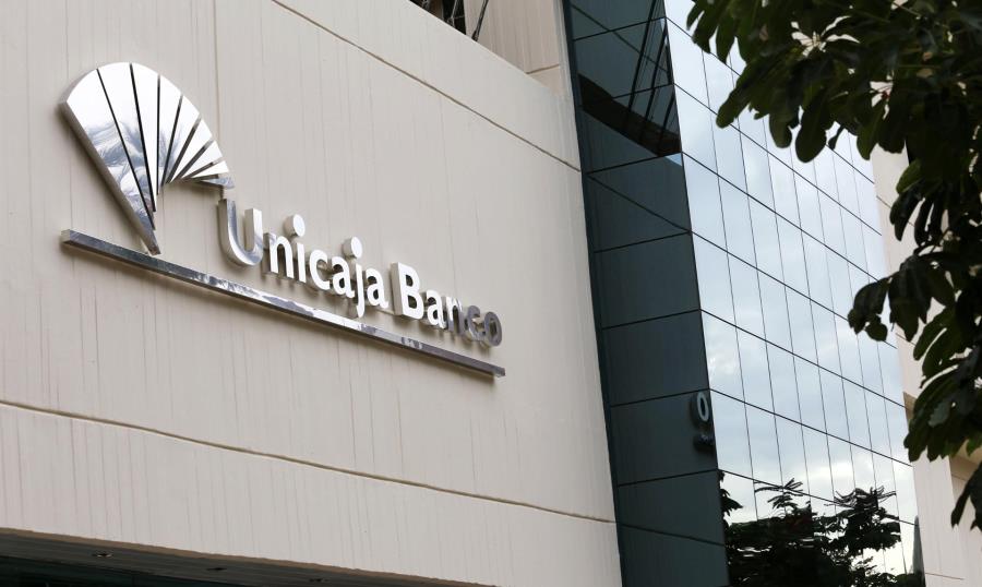 Fachada de una sede de Unicaja Banco. Foto UNICAJA - Archivo
