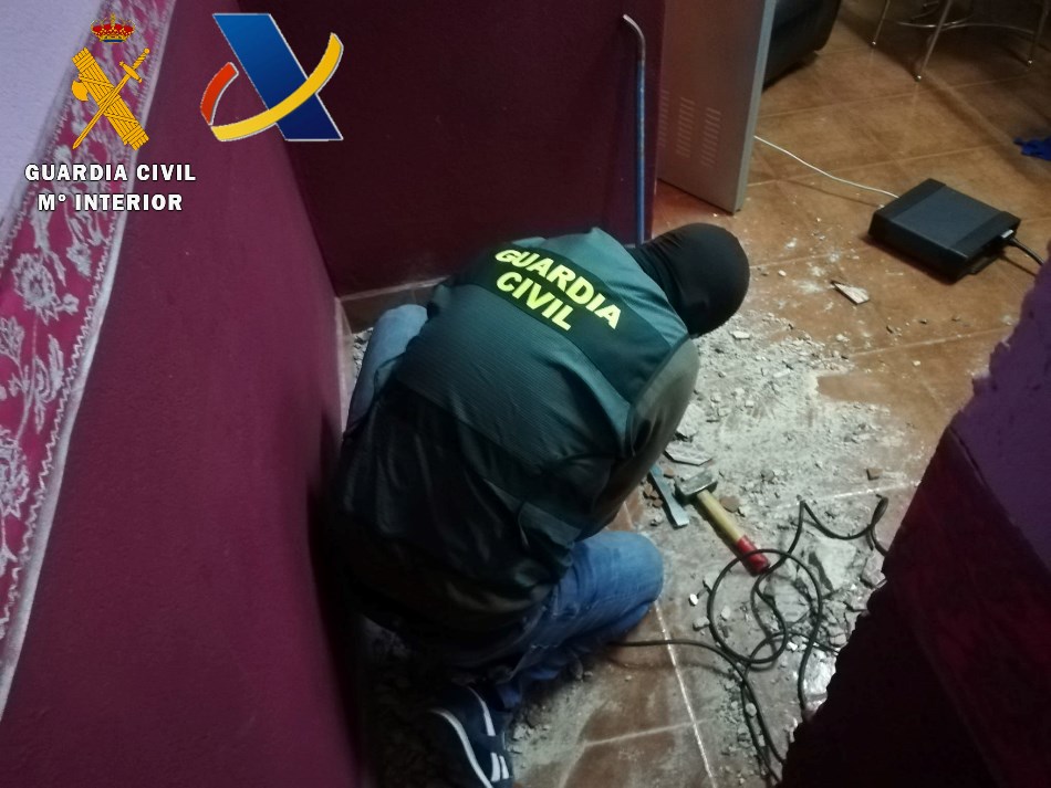 Foto 4 - La Guardia Civil desactiva el clan familiar de distribución de droga más importante de Ciudad...