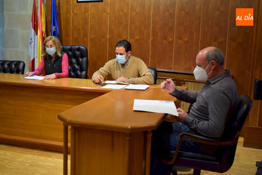 Foto 5 - El Ayuntamiento de Alba de Tormes aprueba la solicitud de un crédito de 200.000 euros a la Caja...