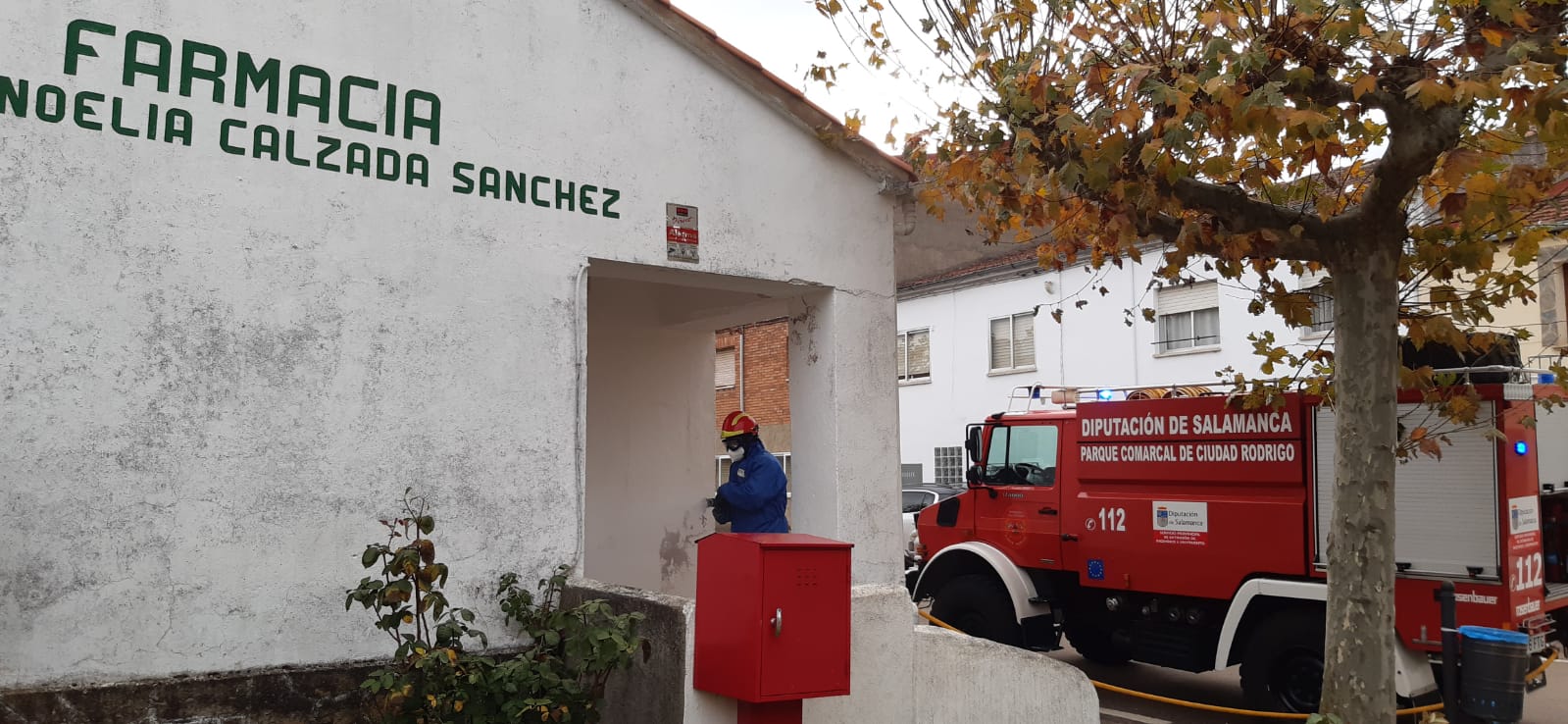 Foto 5 - Los Bomberos llevan a cabo labores de desinfección en Serradilla del Arroyo y Guadapero  