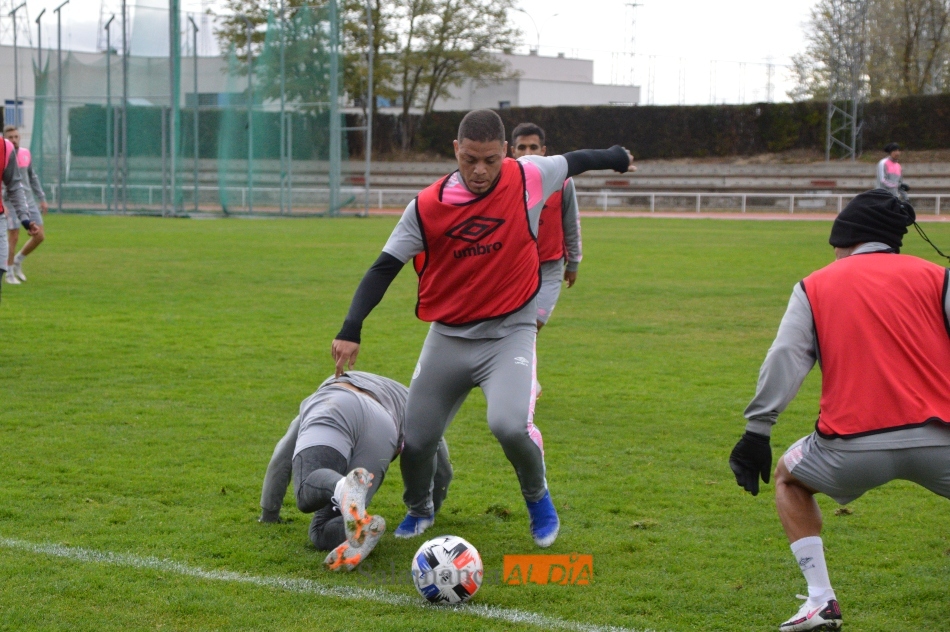 Jorge Pedra, en un entrenamiento con el primer equipo del Salamanca UDS