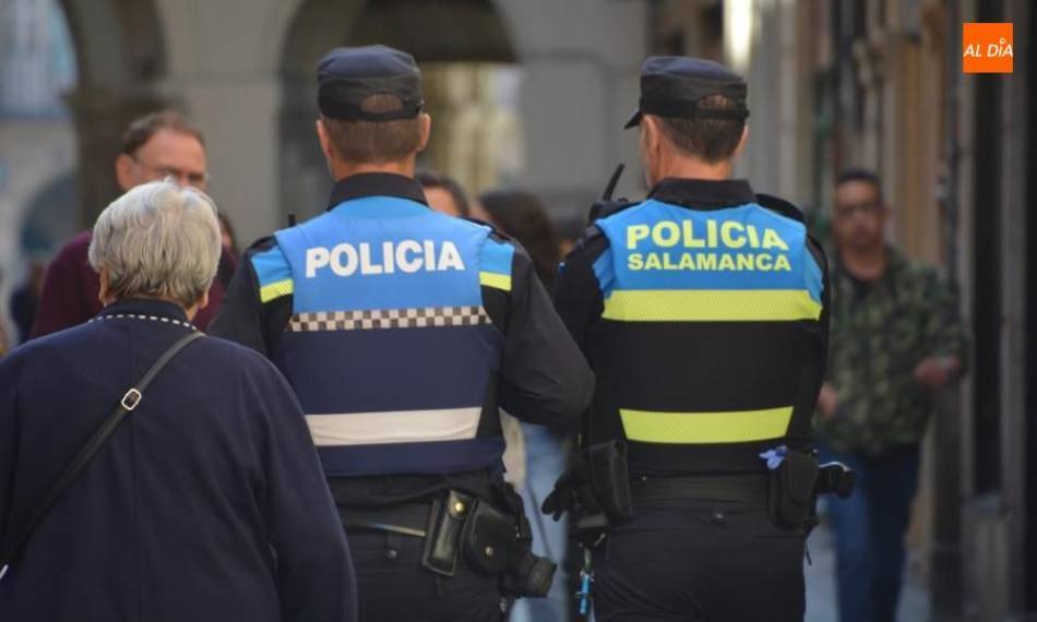 Agentes de Policía en Salamanca - Archivo