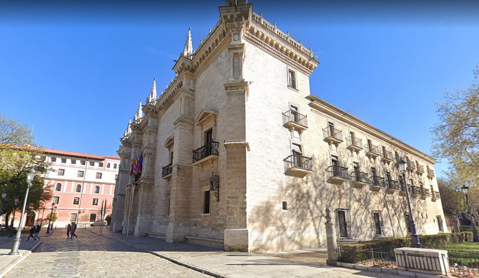 Palacio de Santa Cruz de Valladolid - Google Maps