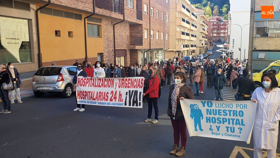Segundo miércoles de protestas ante el Hospital Virgen del Castañar