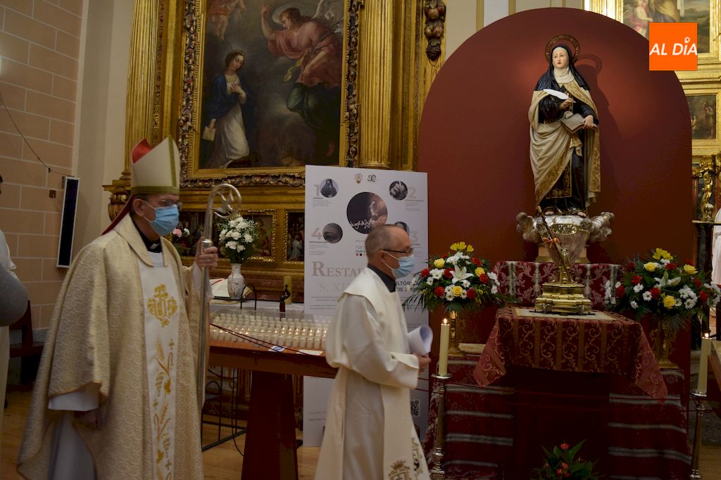 Foto 6 - Misa pontifical para festejar la Solemnidad de Santa Teresa de Jesús