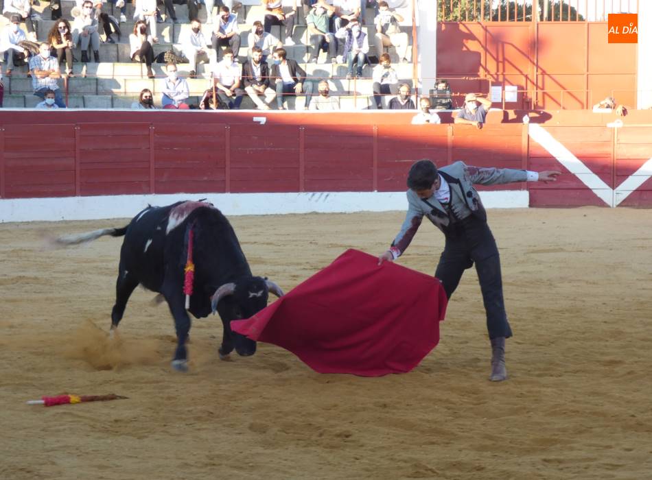 Foto 4 - Roberto Jarocho y Raquel Martín debutan como novilleros en la plaza de toros de Villoria  