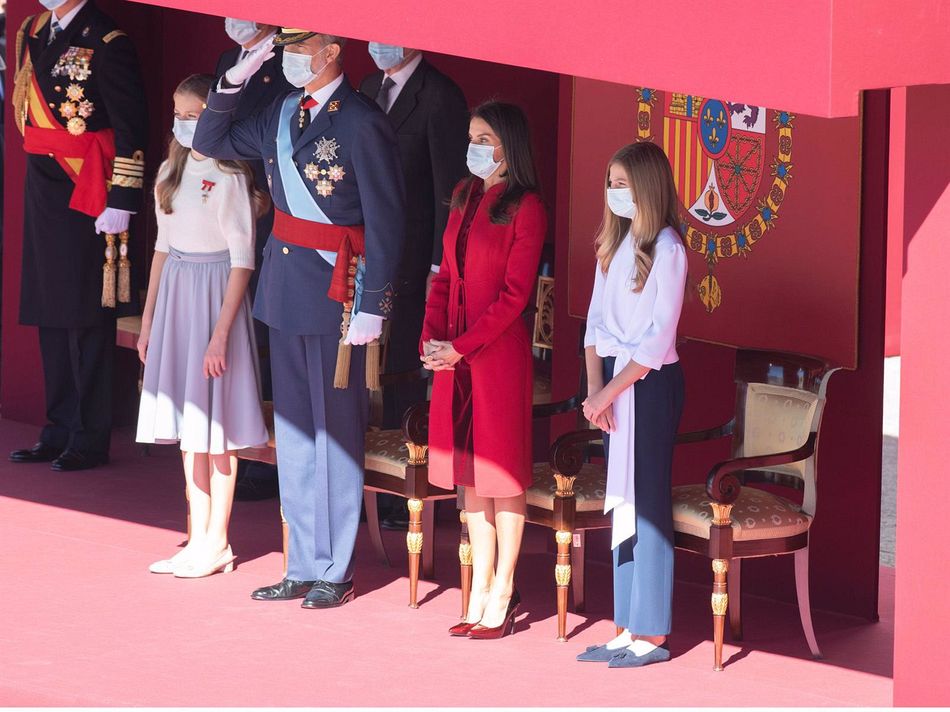 Foto 2 - Los Reyes, la Princesa Leonor y la Infanta Sofía presiden el día más sobrio de las Fuerzas...