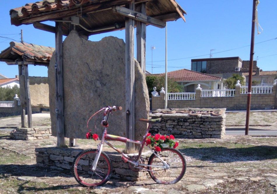 Foto 2 - Trabanca se suma al arte urbano con el proyecto ‘GR-14, Ruta en bicicleta’  