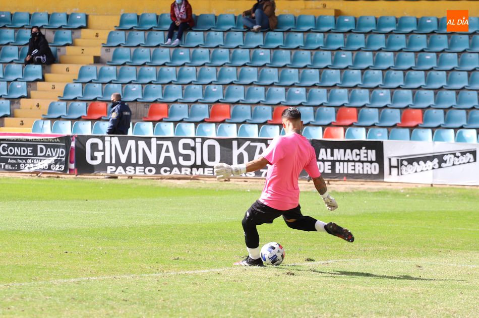 Foto 4 - Kristian salva al Salamanca UDS con un gol de cabeza que permite mantener la ilusión ante un buen...
