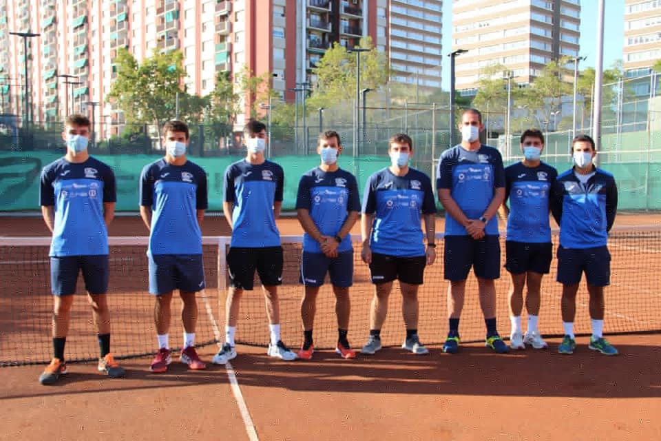 Foto 2 - Jornada decisiva para el Club Tenis Alba de Tormes en el Campeonato de España