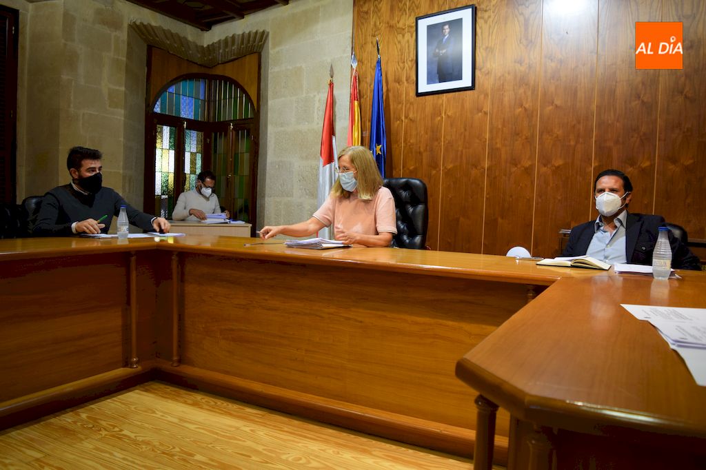Foto 5 - Consenso y críticas a partes iguales en un nuevo pleno del Ayuntamiento de Alba de Tormes