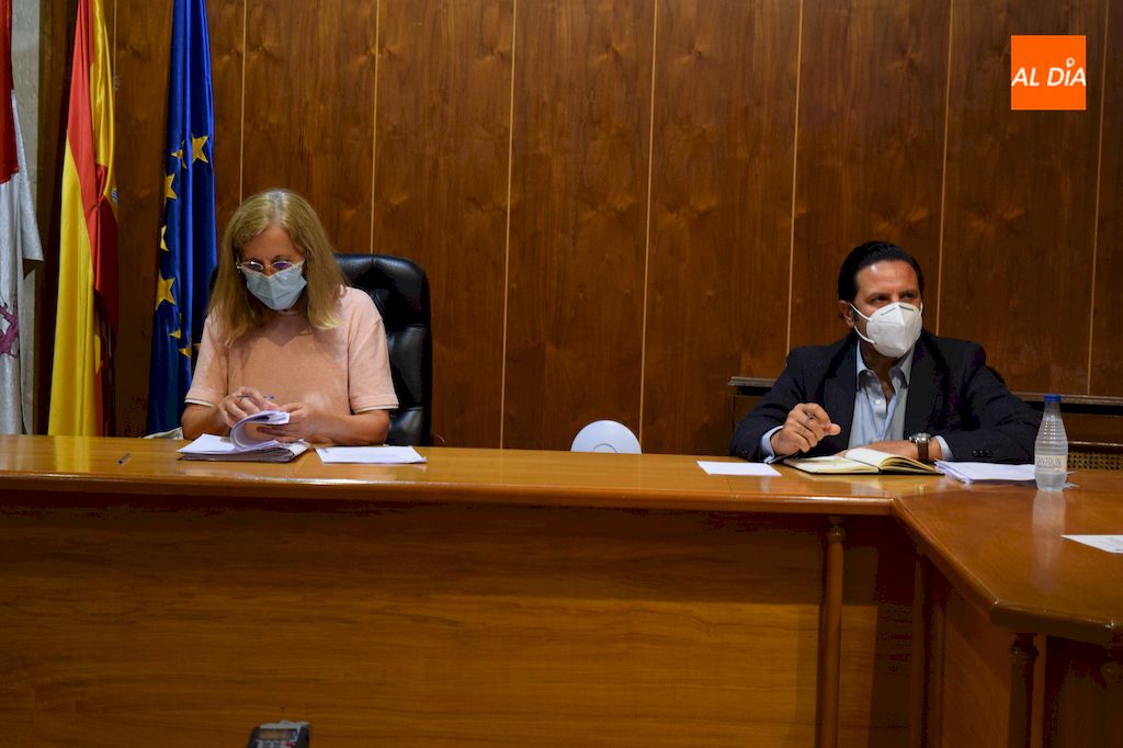 Foto 4 - Consenso y críticas a partes iguales en un nuevo pleno del Ayuntamiento de Alba de Tormes