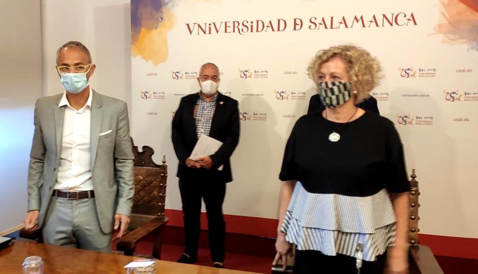 El rector de la USAL, Ricardo Rivero, y la nueva vicerrectora Celia Aramburu. Foto EP