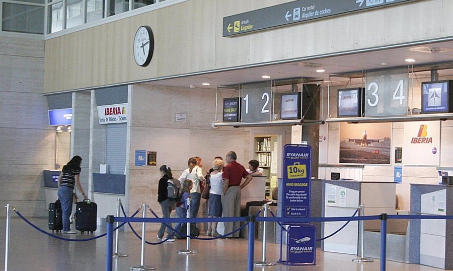 El descenso de usuarios ha sido habitual este año en los aeropuertos españoles