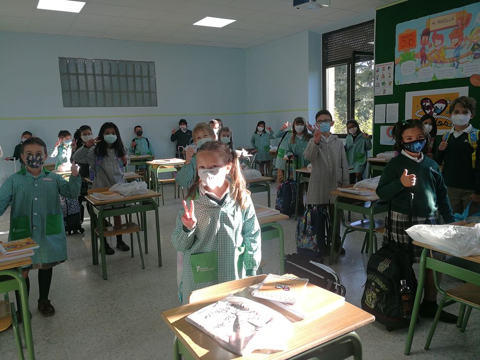 Foto 3 - Los alumnos de Infantil y Primaria, los primeros en regresar a las aulas en el Colegio Santa Teresa ...