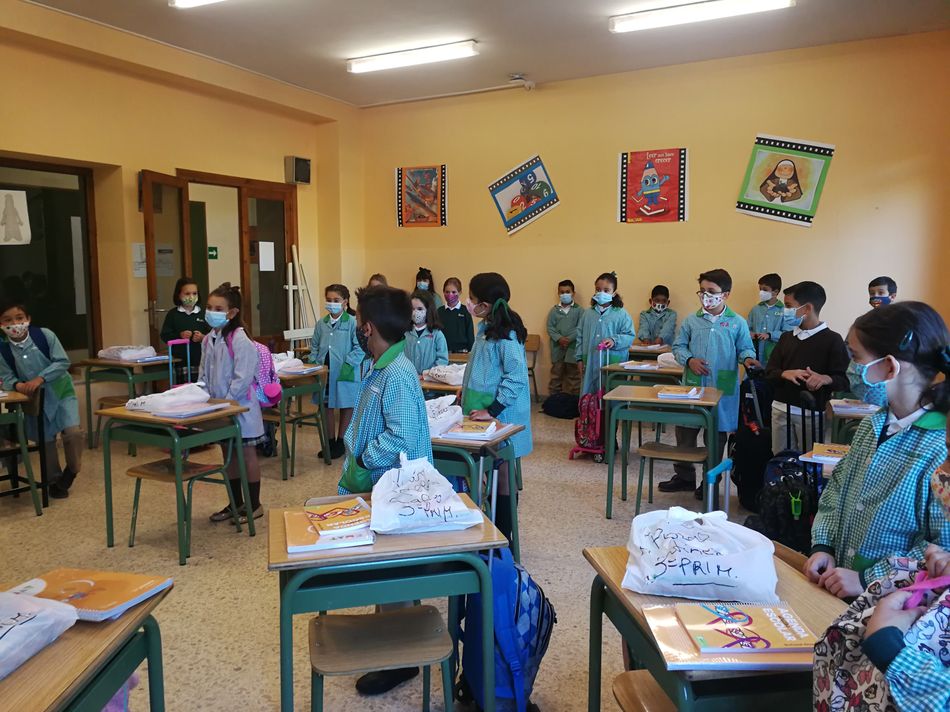 Foto 2 - Los alumnos de Infantil y Primaria, los primeros en regresar a las aulas en el Colegio Santa Teresa ...
