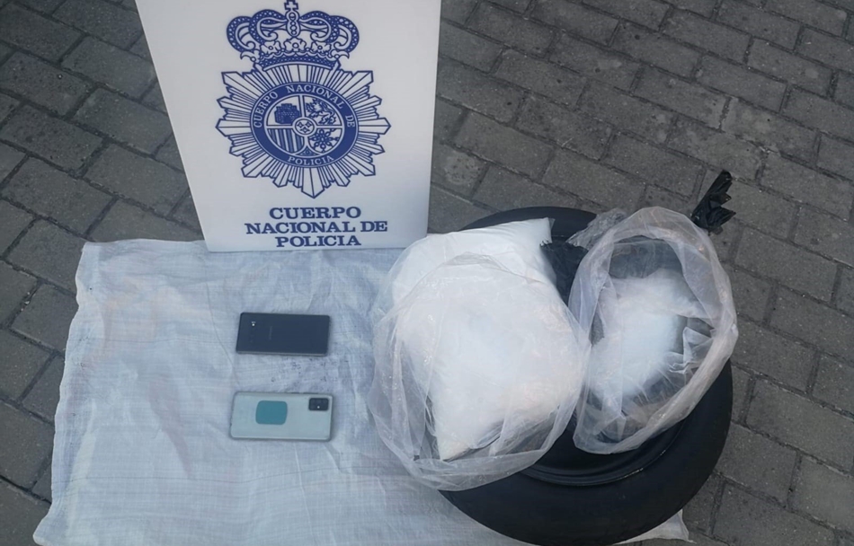 Imagen facilitada por la Policía Nacional con el paquete de kemamina