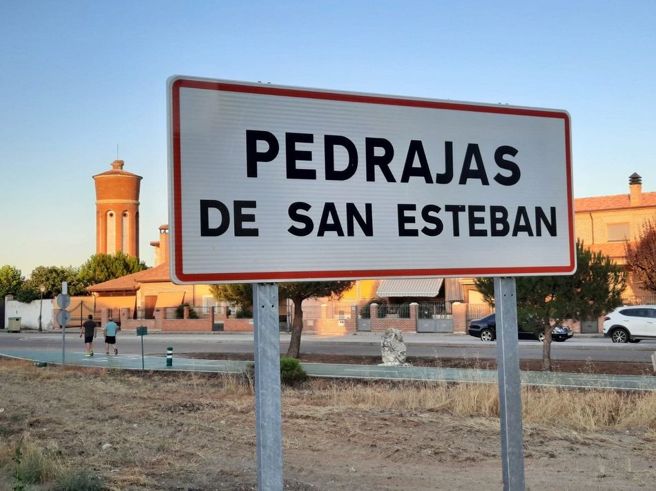 Entrada al municipio vallisoletano de Pedrajas. - EUROPA PRESS