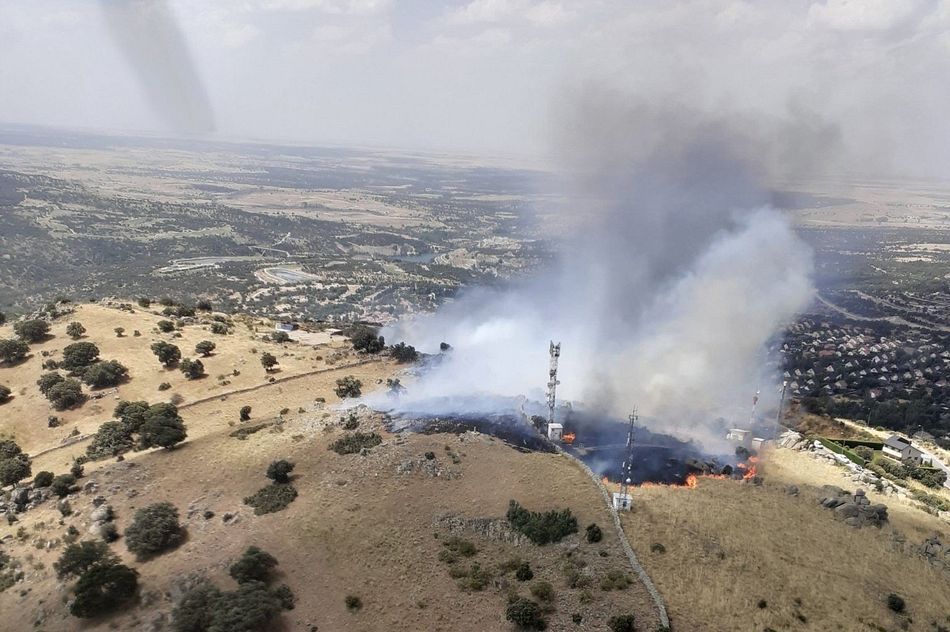 Imagen aérea del incendio en San Rafael (Segovia). - JCYL