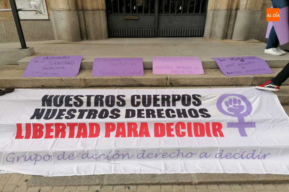 Foto 2 - El Movimiento Feminista reclama el cumplimiento de la ley del aborto en Salamanca  
