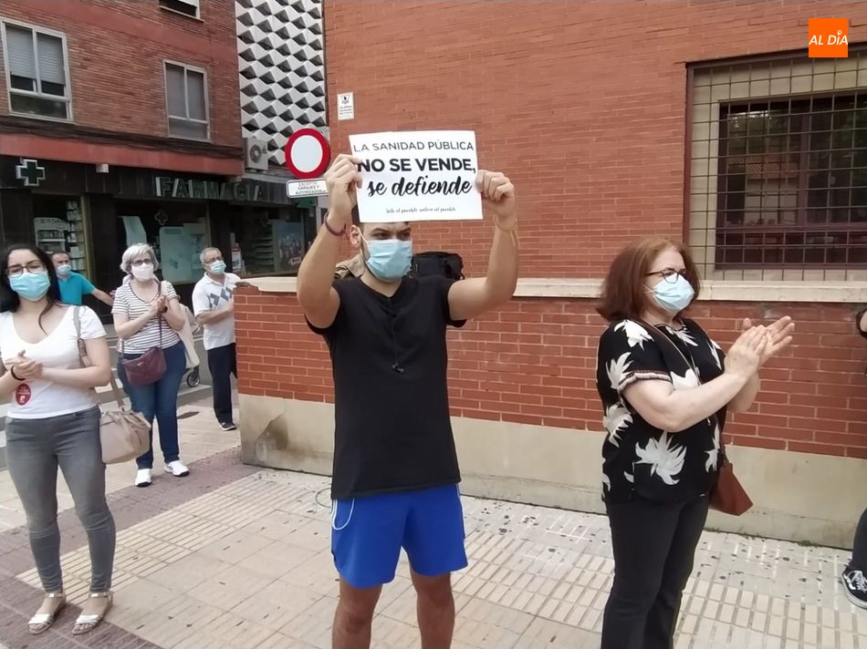 Foto de archivo de una concentración en Salamanca para apoyar la sanidad pública