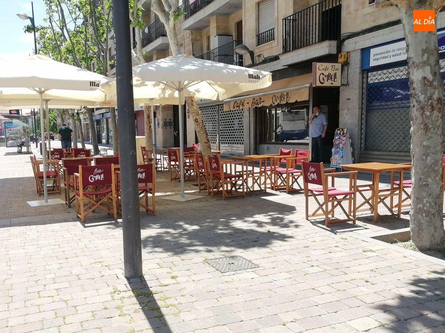 Foto 3 - Salamanca recupera parte de su ambiente con clientes en las terrazas de los hosteleros