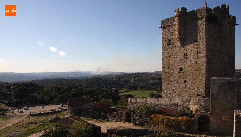 El castillo es la figura más representativa de esta bella villa medieval / CORRAL
