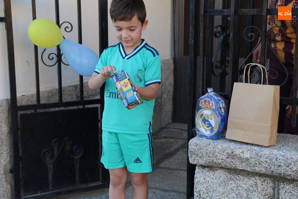 Foto 3 - Jaime celebra su octavo cumpleaños en Villavieja con la felicitación de los Bomberos de...
