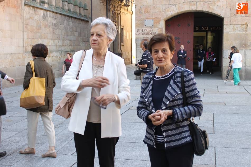Las filósofas Victoria Camps y Adela Cortina, en Salamanca, donde fueron investidas doctoras Honoris Causa de la Universidad de Salamanca. Foto de archivo