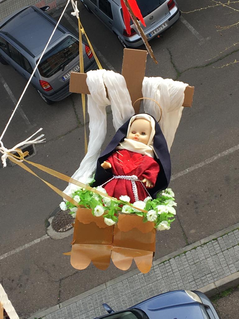 Foto 3 - La Virgen de las Angustias recorre las calles Bailén y Hermanos García Carraffa  