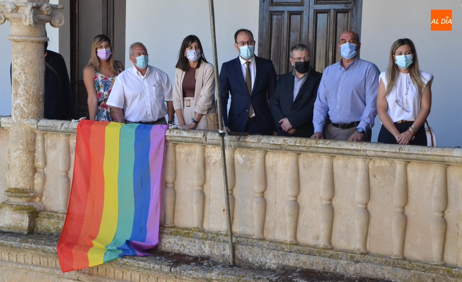 Ciudad Rodrigo renueva su compromiso con el D&iacute;a Internacional del Orgullo LGTBIQ+  