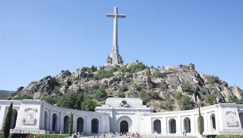 Foto 1 - El Gobierno no contempla retirar la cruz del Valle de los Caídos y negociará con la Iglesia el...