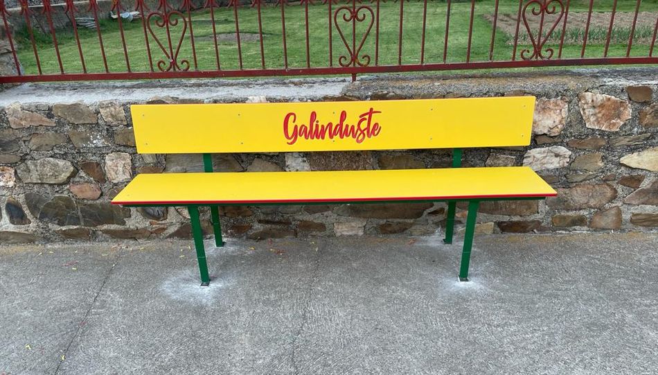 El Ayuntamiento de Galinduste acondiciona 22 bancos de la localidad