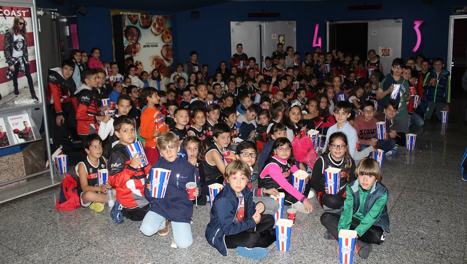 El CB Tormes Se Lleva Al Cine A Sus Escuelas Para Empaparse De Los ...