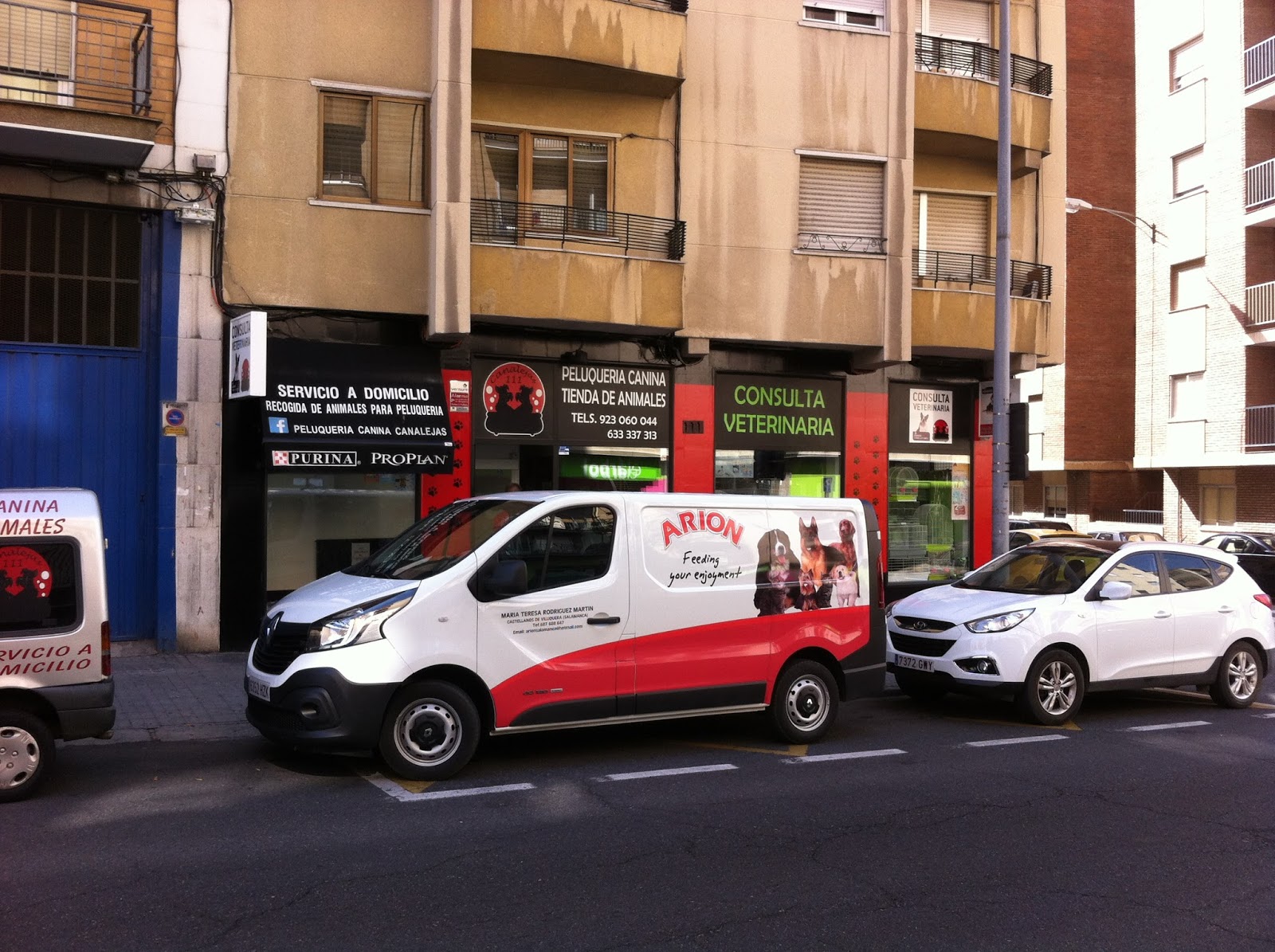 Canalejas 111 Peluquería Canina, tienda de mascotas y Veterinaria